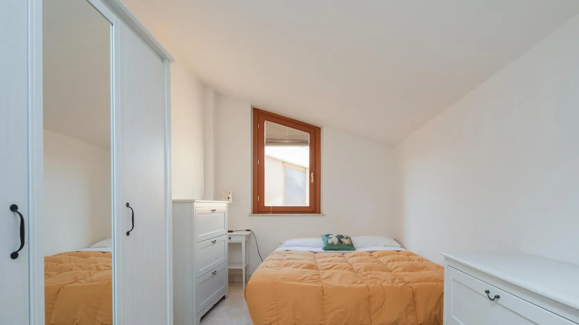Eur Moravia Attico Panoramico Con Terrazzo, Fino A 5 Ospiti Apartment Rome